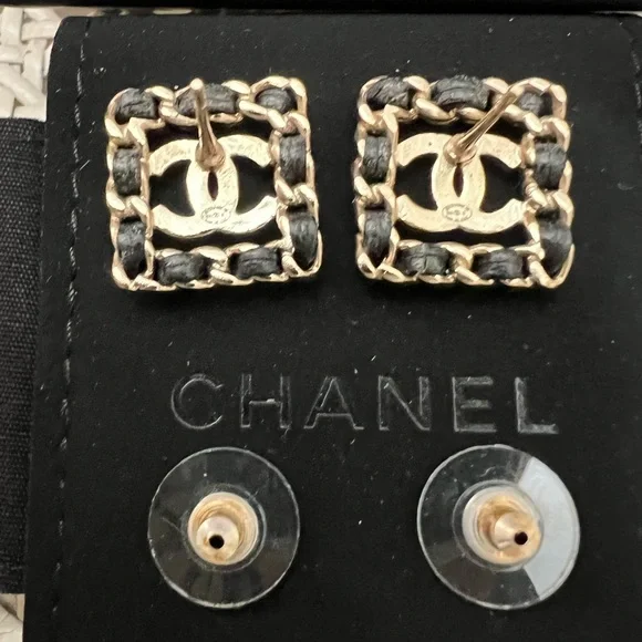 CHANEL CC Black Gold Plated Lambskin Leather Chain Post Earrings Crystal NEW Box - Picture 7 of 8